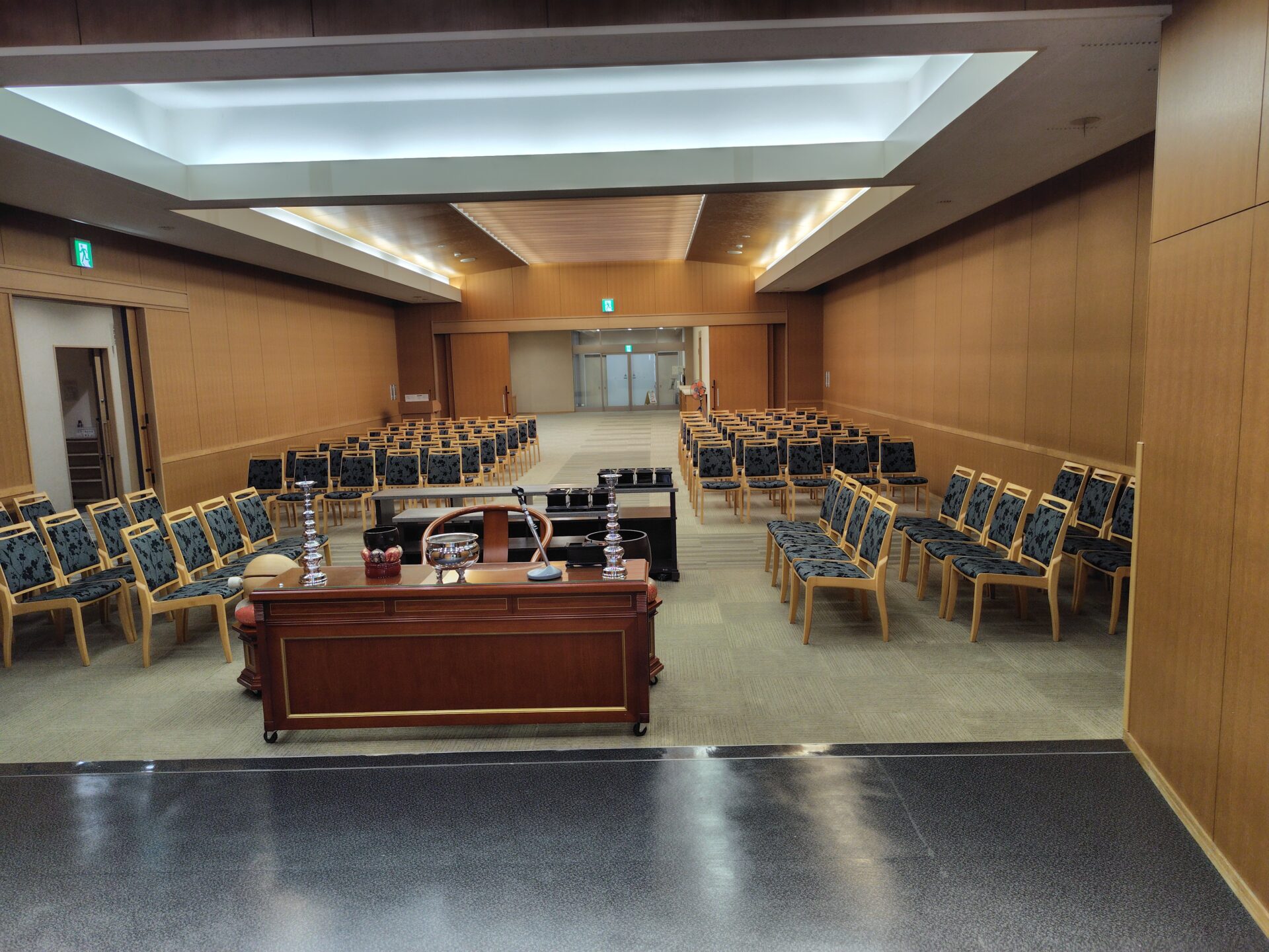① 家族葬（通夜・告別式を行う2日間のお見送り）